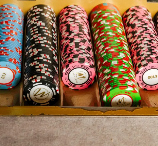 How to Host the Ultimate Casino Night at Home